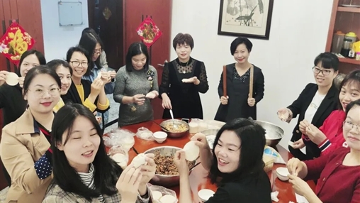 共享歡樂(lè) | 百裕集團(tuán)營(yíng)銷中心喜樂(lè)鬧元宵、暖心慶生日