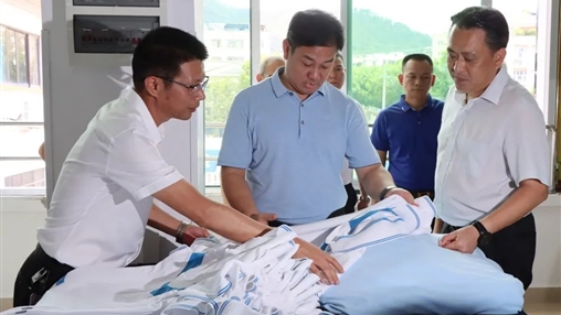 梧州市市委常委、統(tǒng)戰(zhàn)部部長何世恰蒞臨百裕集團調(diào)研指導